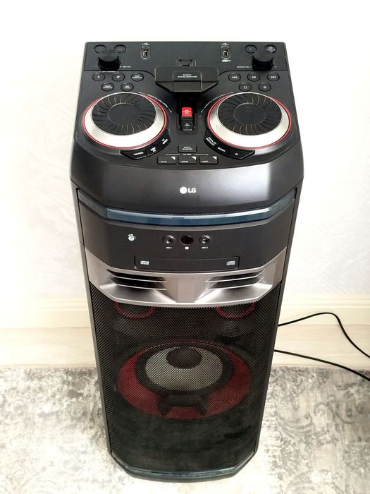 Продам Музыкальный центр LG