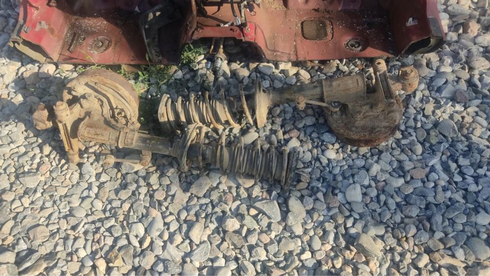 Продаю автозапчасти Карина Е