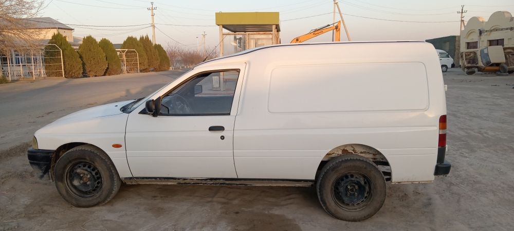 Форд ескорд ван.