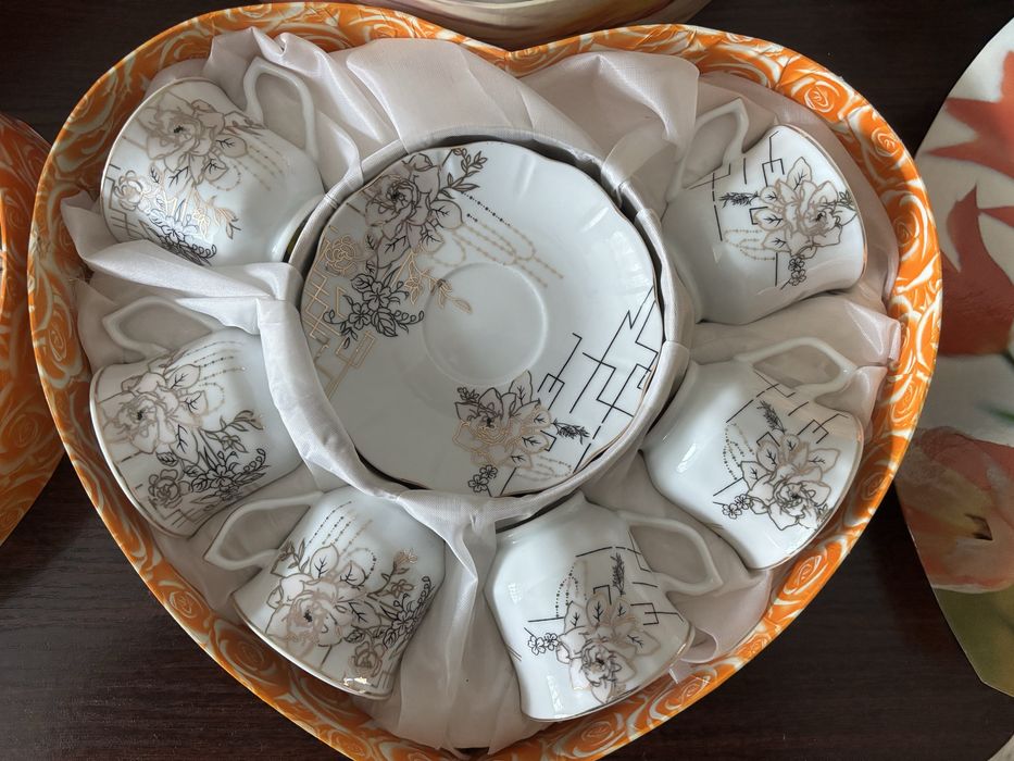 Продавам порцеланов сервиз за кафе - 4 броя