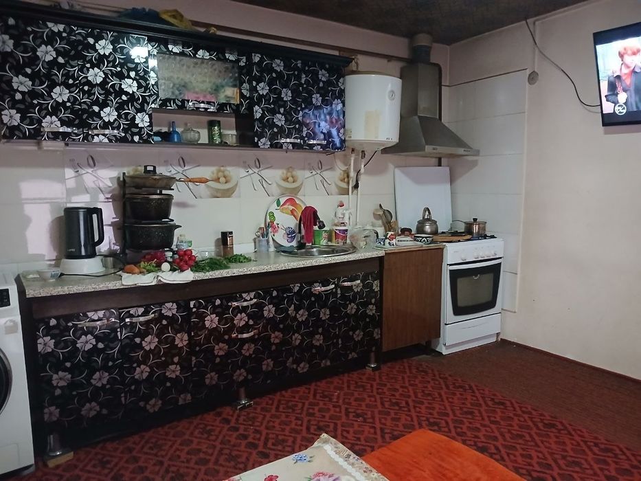 Yer narxida uchaska keles massivda srochna sotiladi