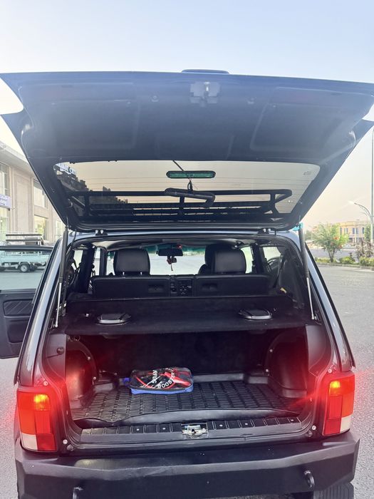 LADA 21214 Niva Bronto