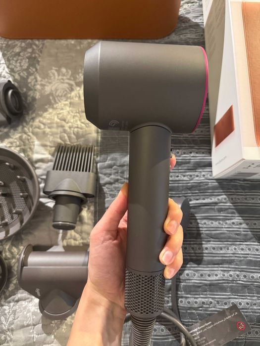 Сешоар Dyson Supersonic + Кутия