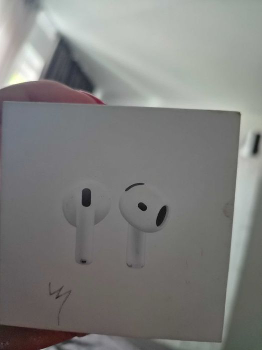 Продавам Air pods 4