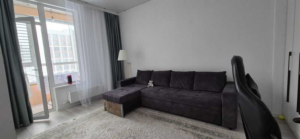 Продается диван раскладной с оттоманкой