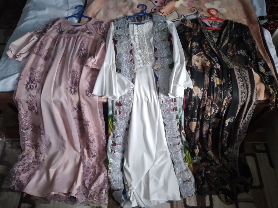 Ayollar oqshom liboslari