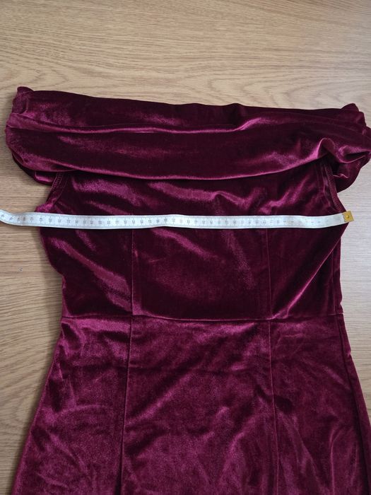 Rochie de catifea cu umerii goi, marimea S/M nou