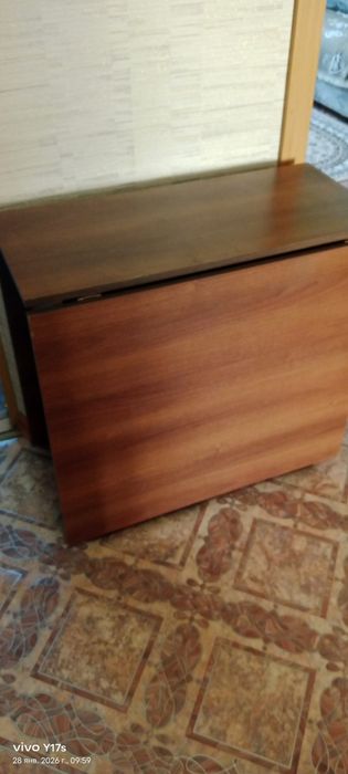 Продам стол книжка б/у