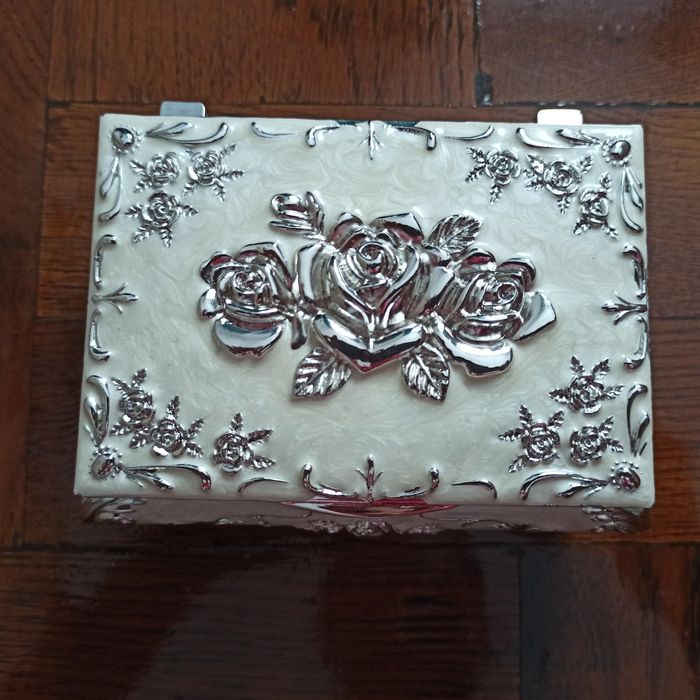 Caseta bijuterii Sevda placata cu argint