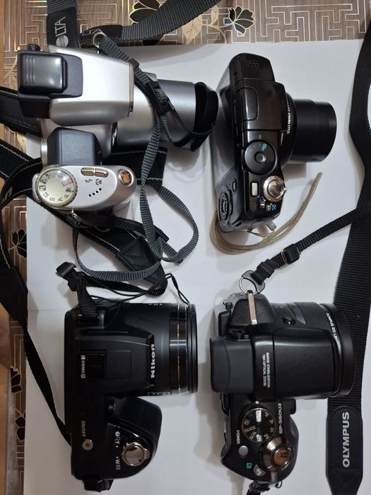Vând camere foto CANON