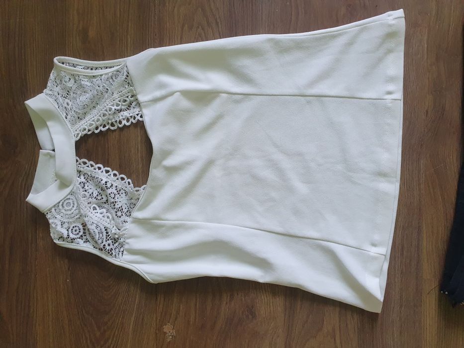 Къси панталони и дантелен потник