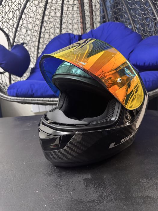 Продается карбоновый шлем LS2 FFB01 carbon  M