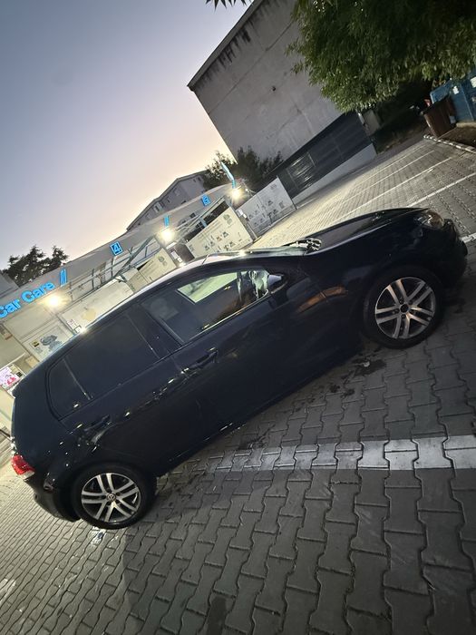 VOLKSWAGEN Golf 2010 — imagine 2