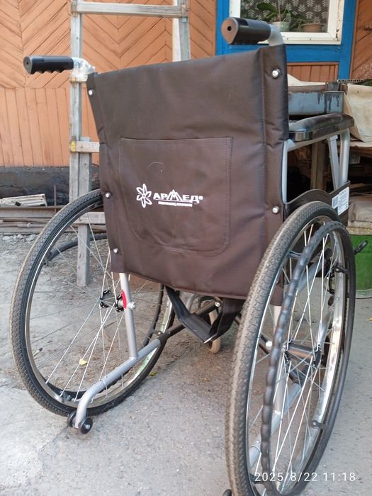 Кресло-коляска для инвалидов