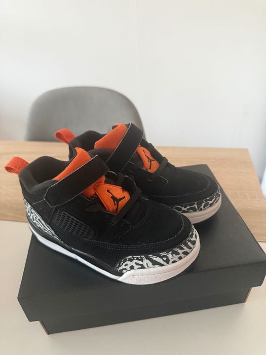 Jordan spizike low размер 27 EU