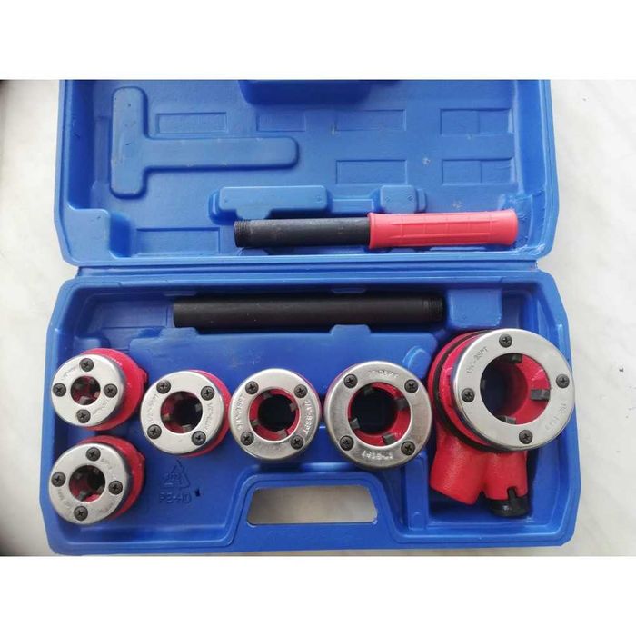 К-т за нарязване на резби за тръби