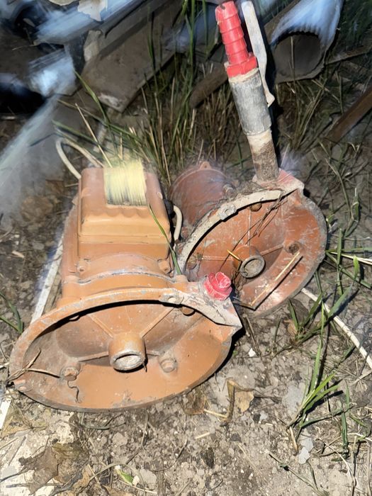 Продаются два водяных насоса бренда Leo и Agidel