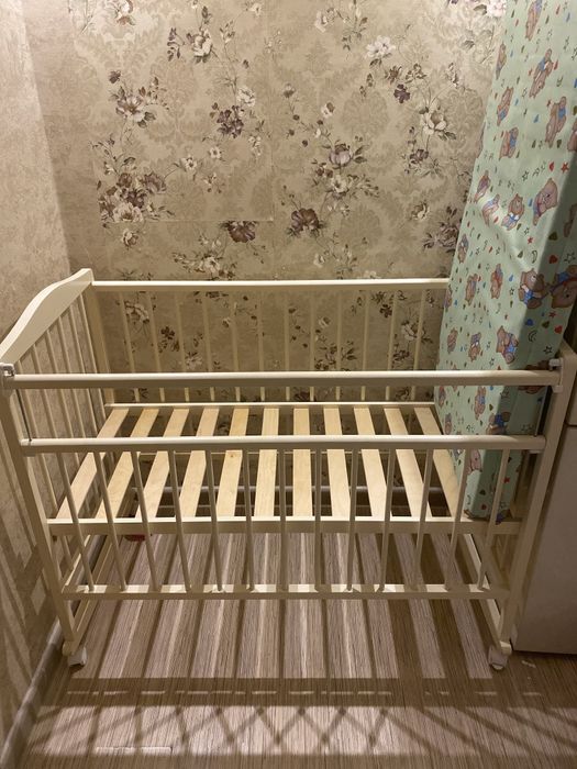 Детская кроватка