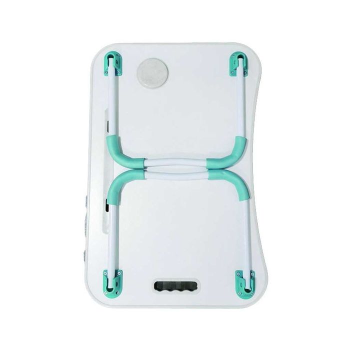 Детска масичка с място за чаша.