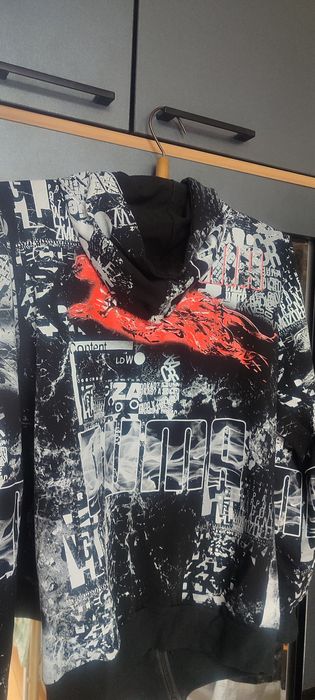 Ветровка с цветным принтом продам