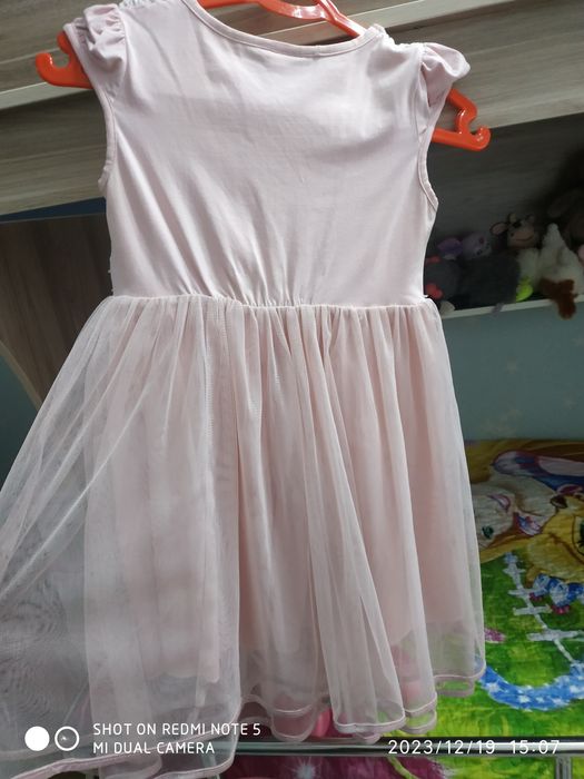 Нарядное платье на девочку