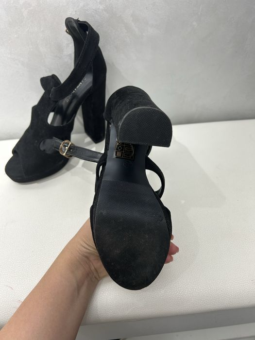 Продам туфли на каблуке