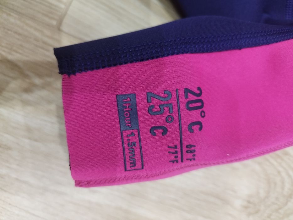 Неопрен за момиче OLAIAN два размера 6г. и за 8г.