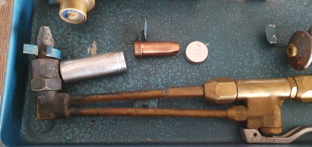 оксижен, резак и манометри