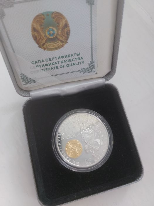 Продам серебреную монету Казахстана.