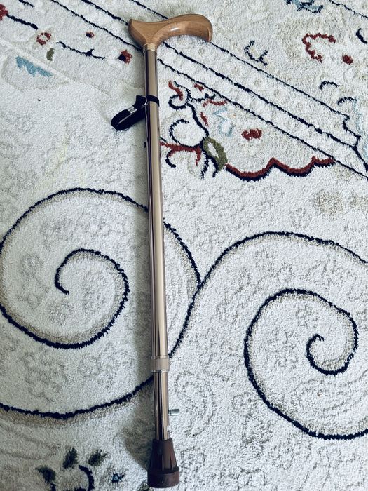 Трость для пожылых людей