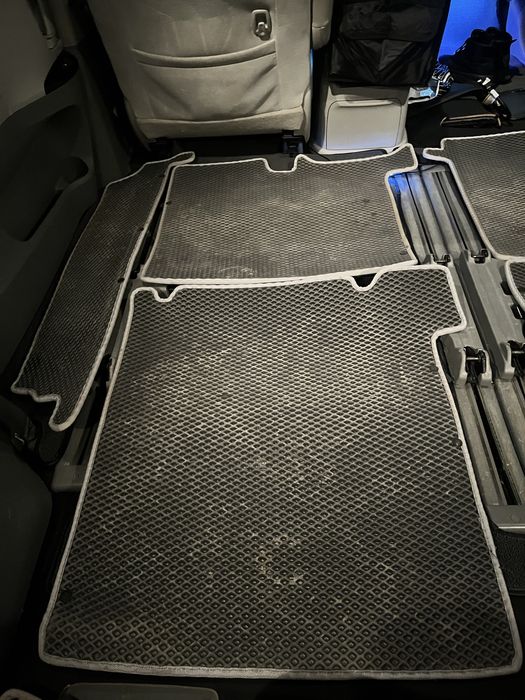 Тойота сиенна Ева полик 3 ряд