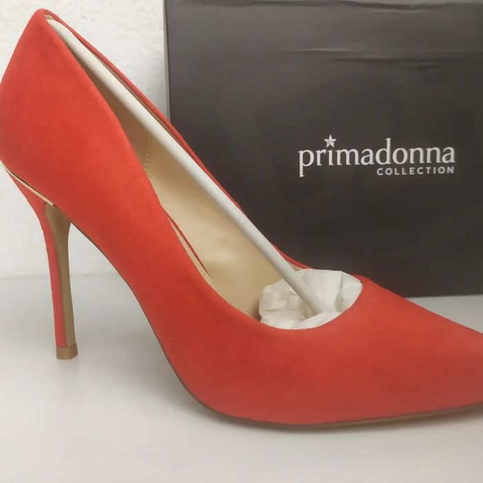 Дамски обувки на ток на едро  36-41