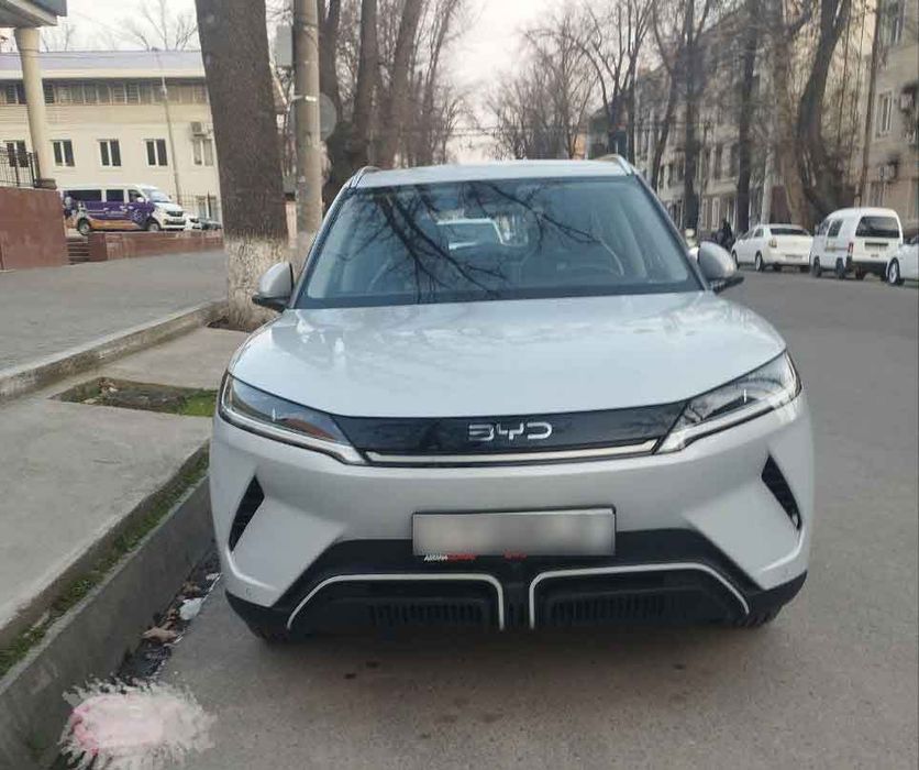 Продам свой BYD Yuan Up. Официальный. 7.100 км пробег. Отл. состояние