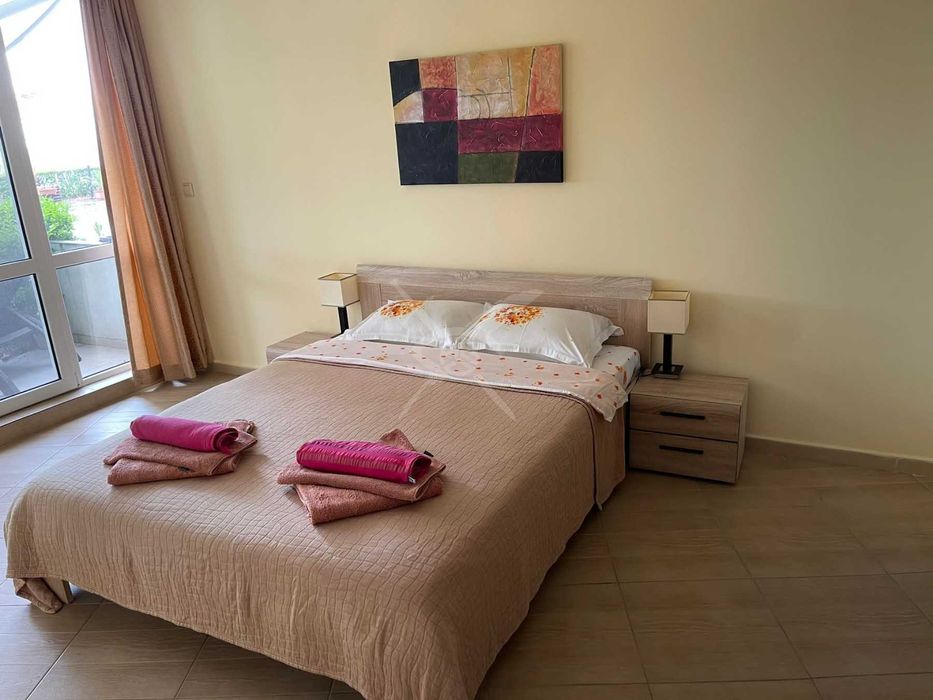 Продава се Тристаен апартамент в Поморие - 128 кв.м за 1012 €/кв.м - Снимка #1