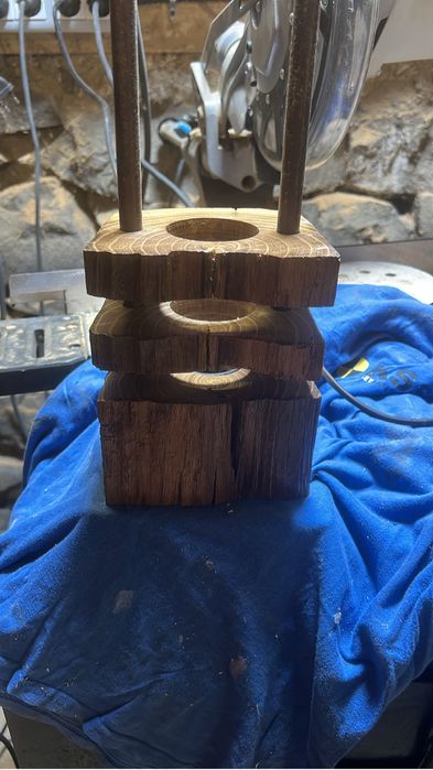 Lampa ( veioza) din lemn masiv vechi