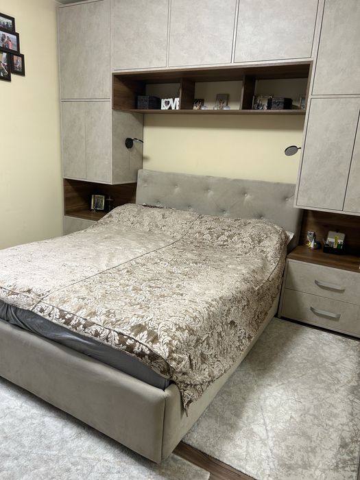 Dormitor cu pat matrimonial