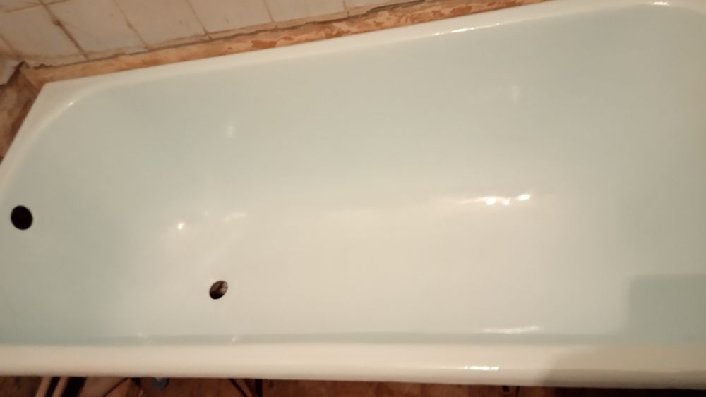 Реставрация ванн эмаллировкой и наливным акрилом.