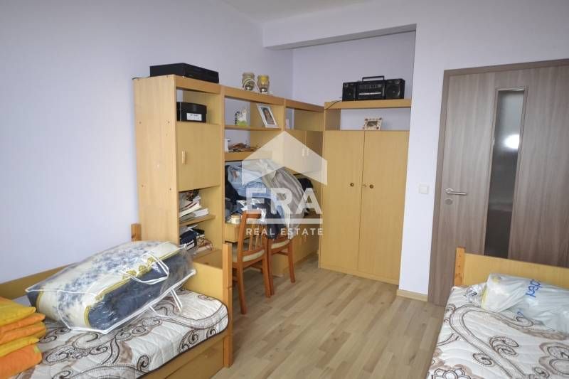 Прекрасен многостаен апартамент с гараж в кв. Македонски