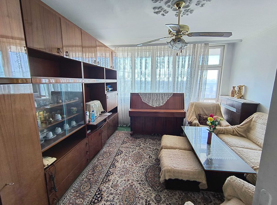 Тристаен апартамент в Три чучура център