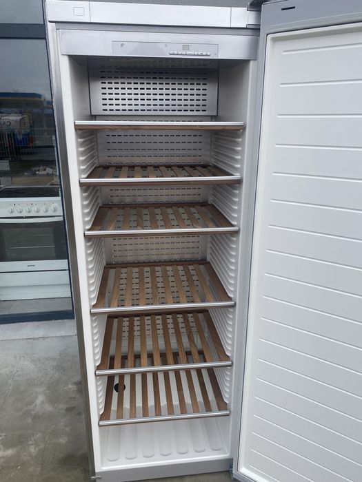 Професионален Хладилник за вино Miele 185 см