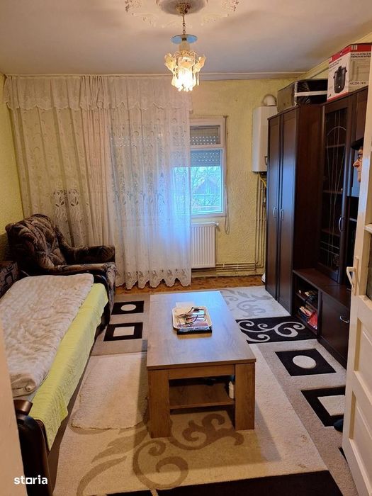 Cameră de cămin spațioasă 24 mp | Centrală proprie | Săcele |