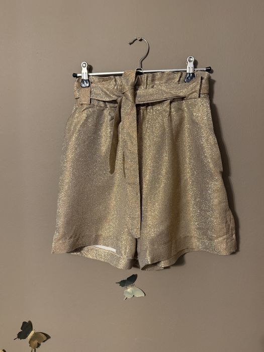 Pantaloni scurți tip fusta aurii gold cu talie înaltă