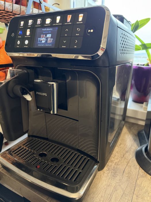 Vand espressor automat Philips LatteGo 5500