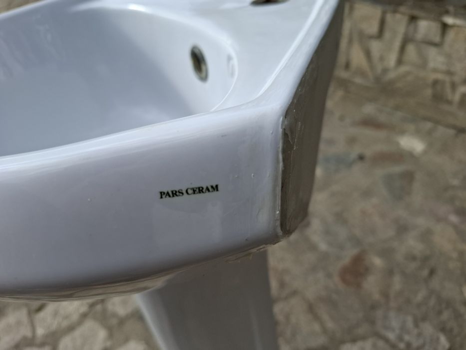 Ъглов умивалник малък с ботуш