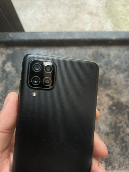 Samsung a12 impecabil ca nou 64g cu 4g ram