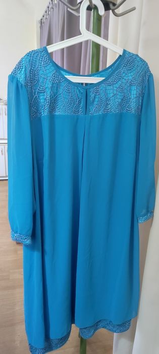 Продам женские платья