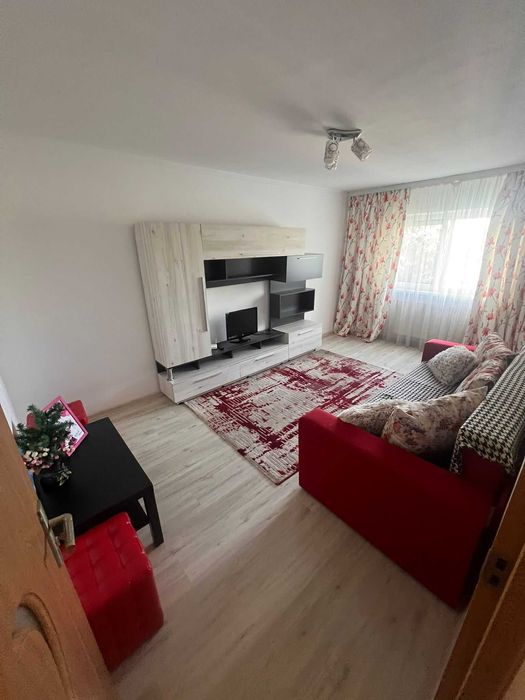 Inchiriez apartament 2 cam Scolilor cu Rosiori ultracentral Braila proprietar