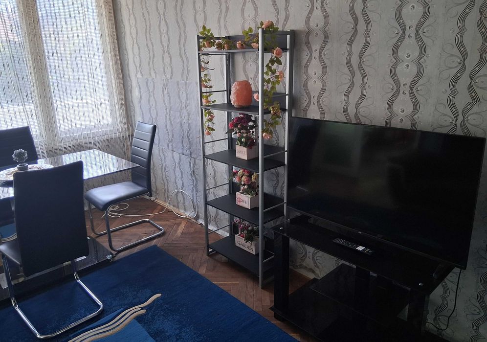 Дава се под наем Двустаен апартамент в Търговище, Център - 75 кв.м за 244.8 € - Снимка #2