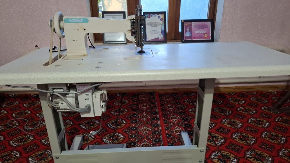 Тикув машинаси сотилади