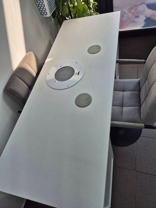 Masa de manichiura si scaune